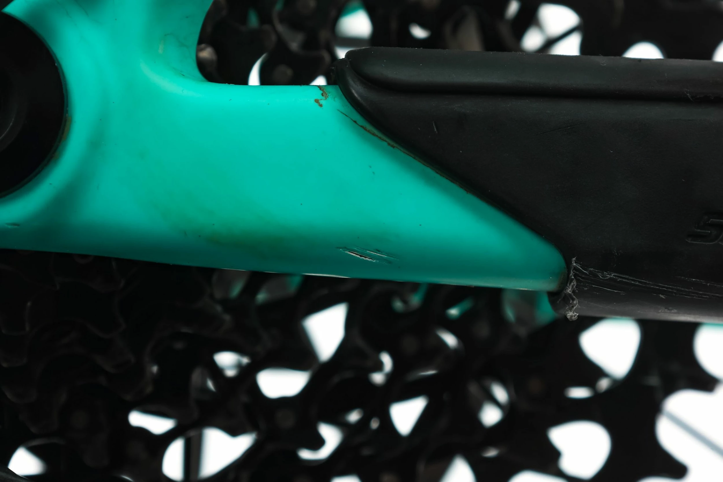 Santa Cruz Bronson C S Mountain Bike - 2019, Large 11 Santa Cruz Bronson C S Mountain Bike - 2019, Large – Image 9